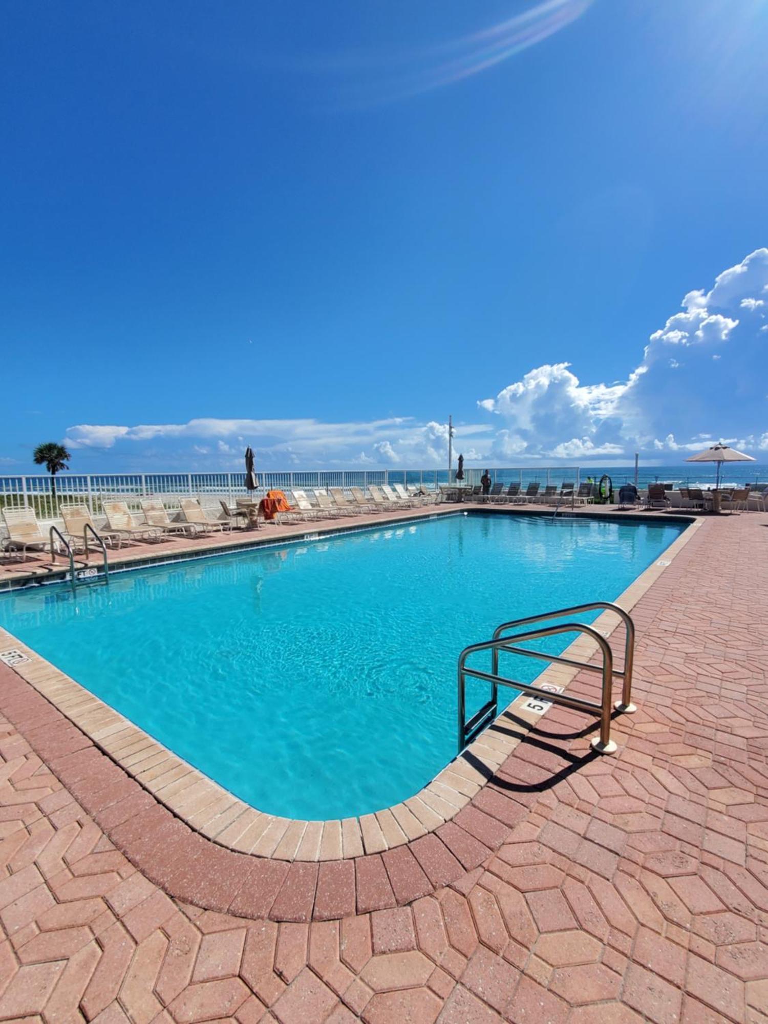 Beachside Bliss Ocean Views & Endless Fun Daytona Beach! Экстерьер фото